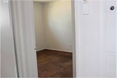 122 S 38th St, Springfield, OR 97478 - Photo 10