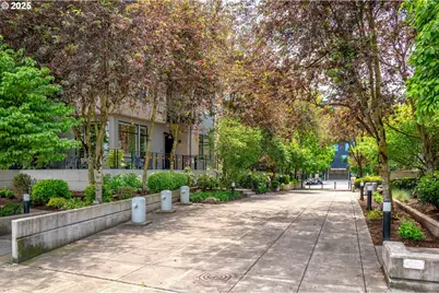 1634 NW Riverscape St, Portland, OR 97209 - Photo 38