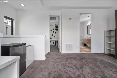 1634 NW Riverscape St, Portland, OR 97209 - Photo 22