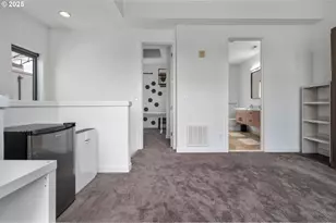 1634 NW Riverscape St, Portland, OR 97209 - Photo 22