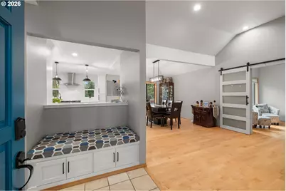 12116 SW Lesser Rd, Portland, OR 97219 - Photo 6