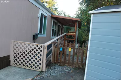 1445 Village Pines Ct, Coos Bay, OR 97420 - Photo 2
