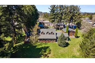 527 W Fourth St, Coquille, OR 97423 - Photo 2