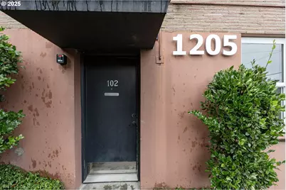 1205 SW Cardinell Dr #102, Portland, OR 97201 - Photo 4