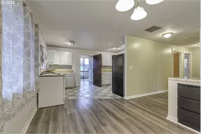 234 N 6th St, Saint Helens, OR 97051 - Photo 8