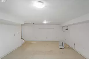 18649 Old River Dr, West Linn, OR 97068 - Photo 32