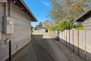 25 NE 192nd Ave, Portland, OR 97230 - Photo 36