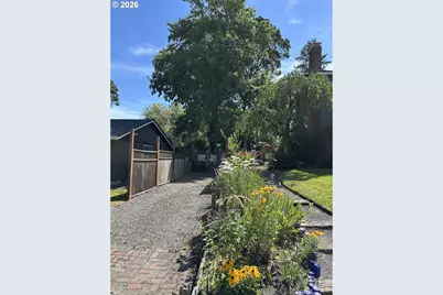 7670 SW Danielle Ave, Beaverton, OR 97008 - Photo 26
