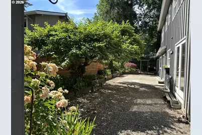 7670 SW Danielle Ave, Beaverton, OR 97008 - Photo 14