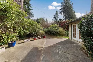 3461 Scott Ct, North Bend, OR 97459 - Photo 8