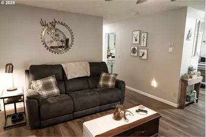 132 Coyote Ln, Castle Rock, WA 98611 - Photo 2