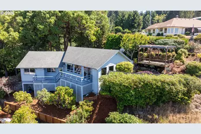 1037 Canyon Ter, Coos Bay, OR 97420 - Photo 30