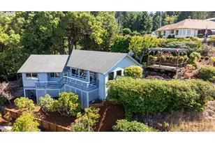 1037 Canyon Terrace, Coos Bay, OR 97420 - Photo 30