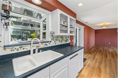 1037 Canyon Ter, Coos Bay, OR 97420 - Photo 20