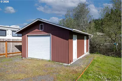 530 Robinhood Ave, Lakeside, OR 97449 - Photo 34