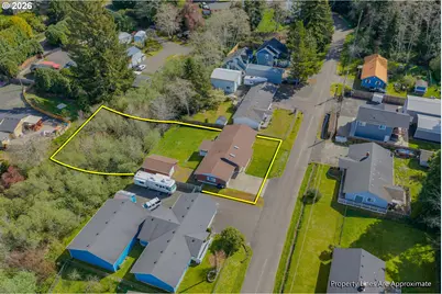 530 Robinhood Ave, Lakeside, OR 97449 - Photo 2