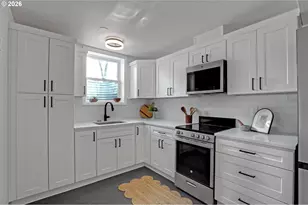 3360 SW Hamilton St, Portland, OR 97239 - Photo 28