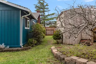 2361 Fir St, North Bend, OR 97459 - Photo 40