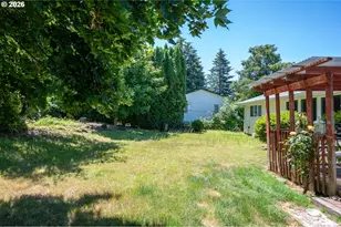 1560 NE Cochran Dr, Gresham, OR 97030 - Photo 28