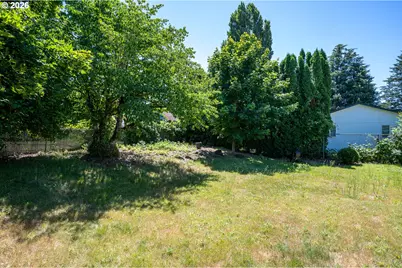 1560 NE Cochran Dr, Gresham, OR 97030 - Photo 24