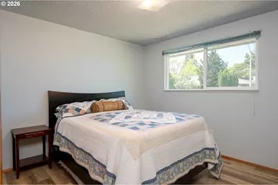 1560 NE Cochran Dr, Gresham, OR 97030 - Photo 18