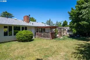 1560 NE Cochran Dr, Gresham, OR 97030 - Photo 26