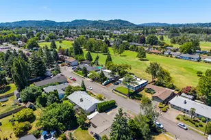 1560 NE Cochran Dr, Gresham, OR 97030 - Photo 30