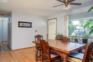 1560 NE Cochran Dr, Gresham, OR 97030 - Photo 8