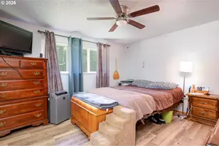 1560 NE Cochran Dr, Gresham, OR 97030 - Photo 16