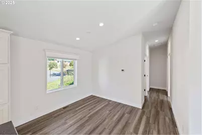 2780 34th St, Coos Bay, OR 97420 - Photo 16