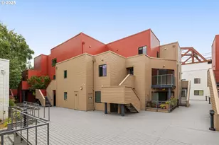 1010 NW Naito Pkwy, Portland, OR 97209 - Photo 2