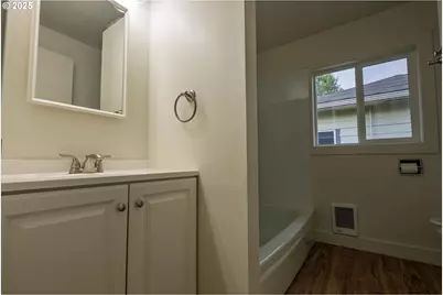 2090 17th St NE, Salem, OR 97301 - Photo 16