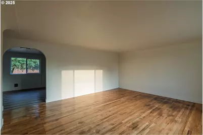 2090 17th St NE, Salem, OR 97301 - Photo 6