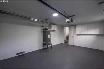 2090 17th St NE, Salem, OR 97301 - Photo 18