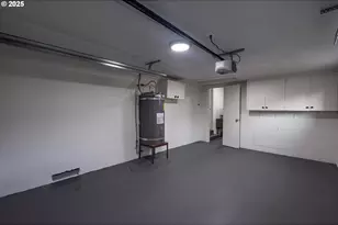 2090 17th St NE, Salem, OR 97301 - Photo 18