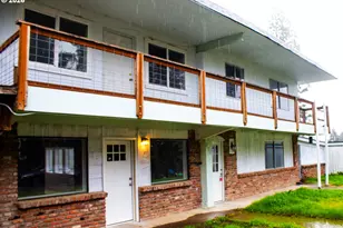 411 Upper Terrace Ln, Glide, OR 97443 - Photo 2