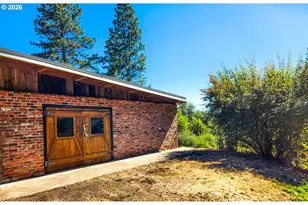 411 Upper Terrace Ln, Glide, OR 97443 - Photo 20