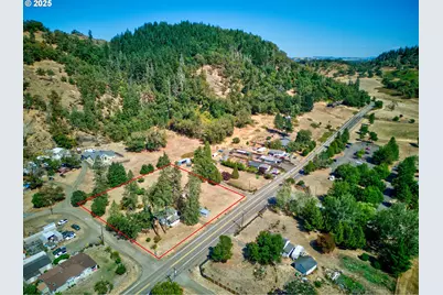 804 North Bank Rd, Roseburg, OR 97470 - Photo 18