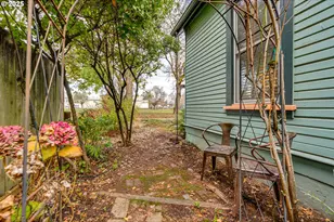 1566 SE Sherrett St, Portland, OR 97202 - Photo 38