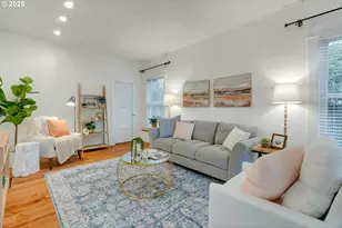 1566 SE Sherrett St, Portland, OR 97202 - Photo 10