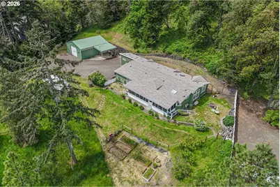562 Valley Rd, Roseburg, OR 97471 - Photo 2