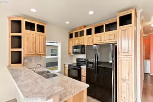 472 Shorepines Pl, Coos Bay, OR 97420 - Photo 4
