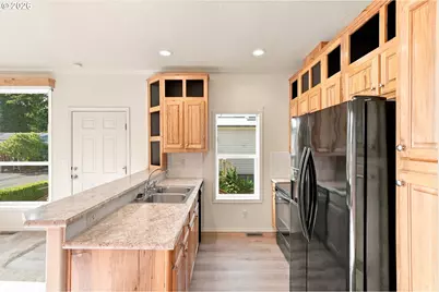 472 Shorepines Pl, Coos Bay, OR 97420 - Photo 8