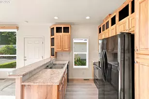 472 Shorepines Pl, Coos Bay, OR 97420 - Photo 8