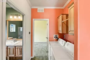 472 Shorepines Pl, Coos Bay, OR 97420 - Photo 14