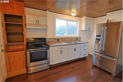 1194 Oregon Ave, Coos Bay, OR 97420 - Photo 12