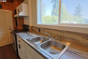 1194 Oregon Ave, Coos Bay, OR 97420 - Photo 14