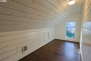 1194 Oregon Ave, Coos Bay, OR 97420 - Photo 22