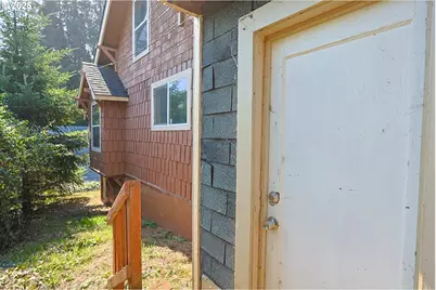 1194 Oregon Ave, Coos Bay, OR 97420 - Photo 28