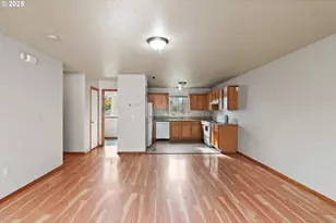 2518 SE 130th Ave, Portland, OR 97236 - Photo 8